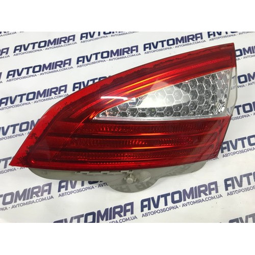 Ліхтар правий внутрішній Ford Mondeo 4 Turnier 2007-2010 7S7113A602B